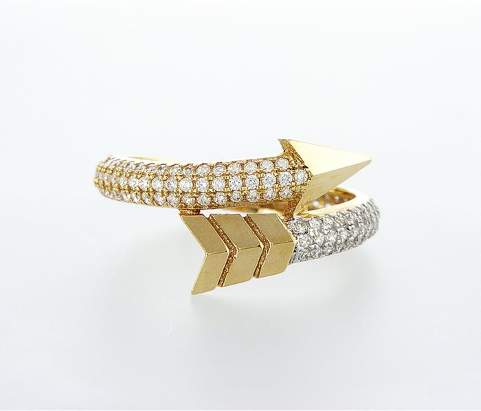 טבעת "חצים של אהבה" משובצת יהלומים