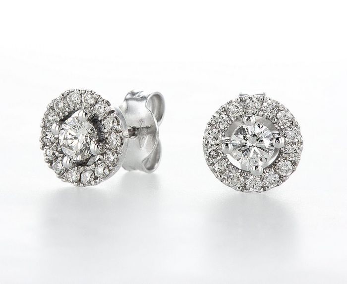 עגילים צמודים לאוזן קלאסיים משובצים יהלום מרכזי ויהלומים מסביב