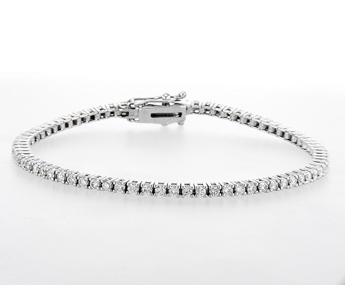 צמיד טניס יהלומים של 3 נקודות כל יהלום