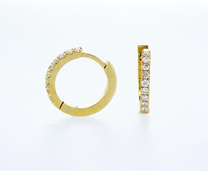 עגילי חישוק קוטר 12.5 מ"מ משובצים יהלומים