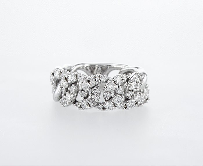 טבעת חוליות משובצת יהלומים