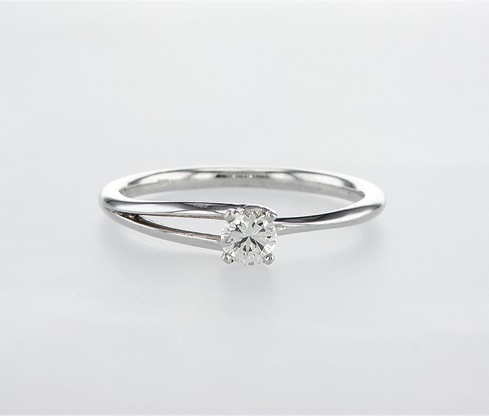 טבעת אירוסין מיוחדת