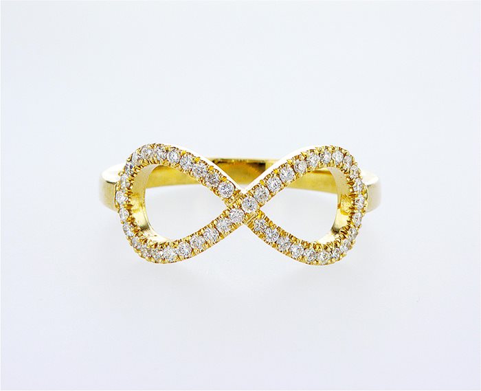 טבעת אינפינטי משובצת יהלומים