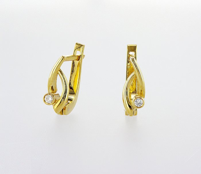 עגילים תלויים משובצים יהלומים